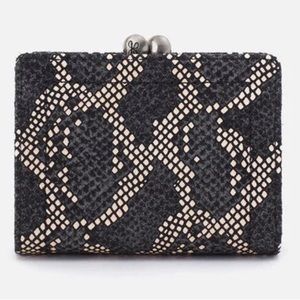 Hobo ❤️ Small Snake Print Pixel Card Wallet w/Kiss-lock closure. NWT
